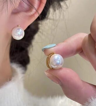 Pearl studs
