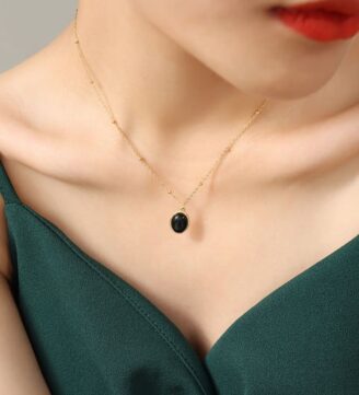 Neck chain with pendant