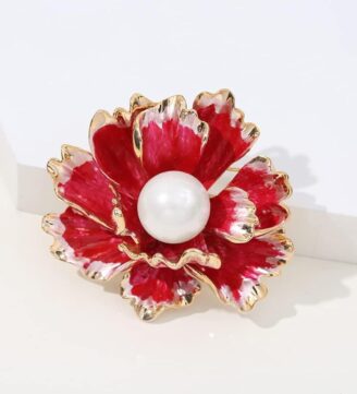 Pearl on petals brooch