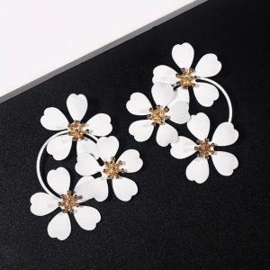 Flora Matte White Earrings