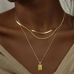 Triple layered gold chain with square pendant